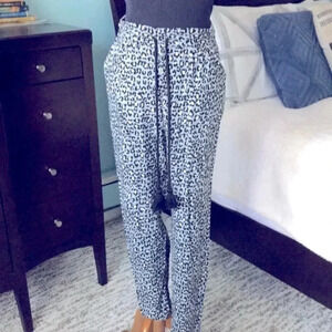 Rachel Roy Women’s Light Blue Leopard Joggers Medium